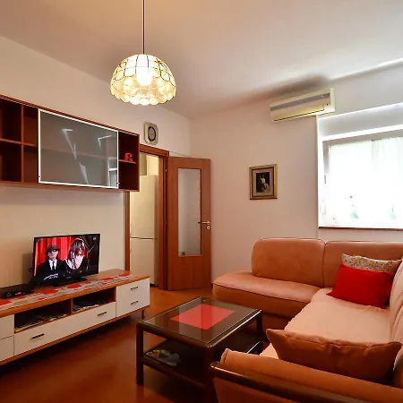 Apartment Tihomir-2 By Interhome