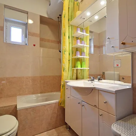 Apartment Tihomir-2 By Interhome Veprinac